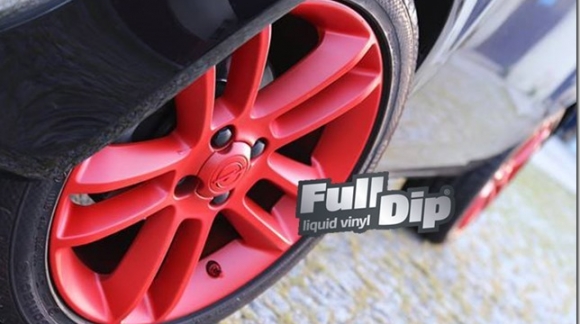 Rojo Intenso, profundo y de alta calidad.