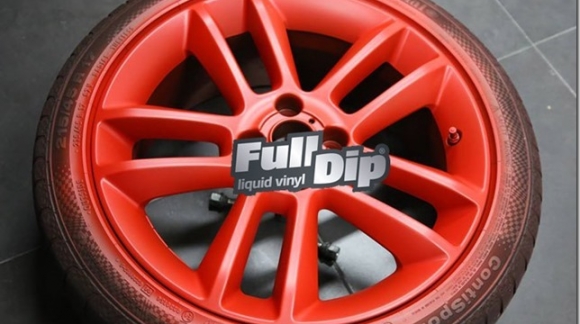 Rojo Intenso, profundo y de alta calidad.